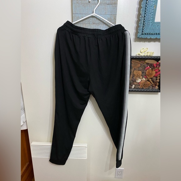 Black jogger pant with white and gray stripe-size L - Picture 6 of 7